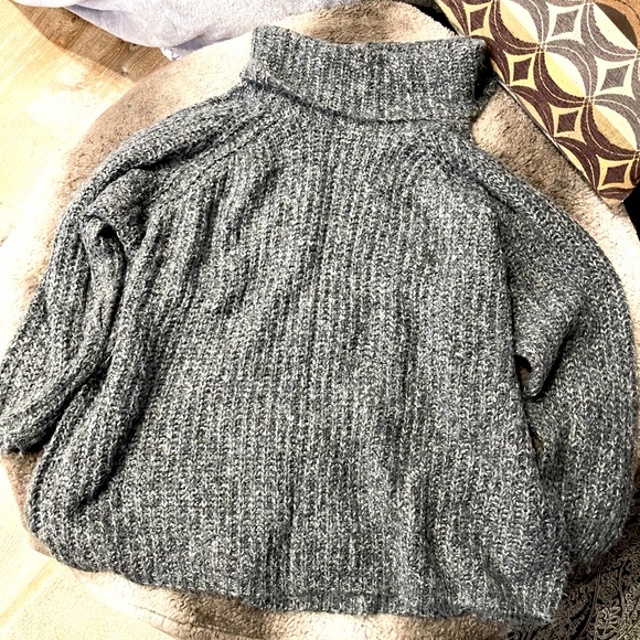 Ladies cowl neck sweater - Picture 1 of 1